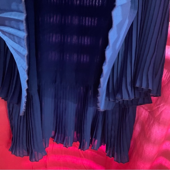 Masseys XL Beautiful Blue Ruffled Layered Lace Neck Top Shirt Blouse - Picture 5 of 6